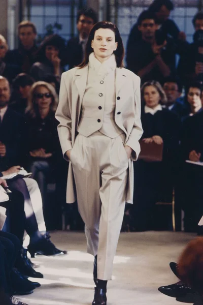 Look 11